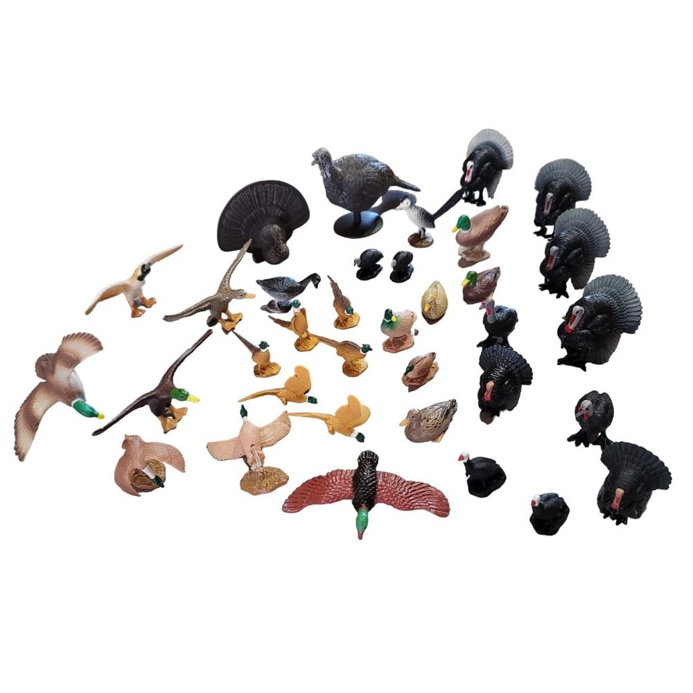 Lot of birds ducks figurines perfect for cake toppers, train sets, and diorama